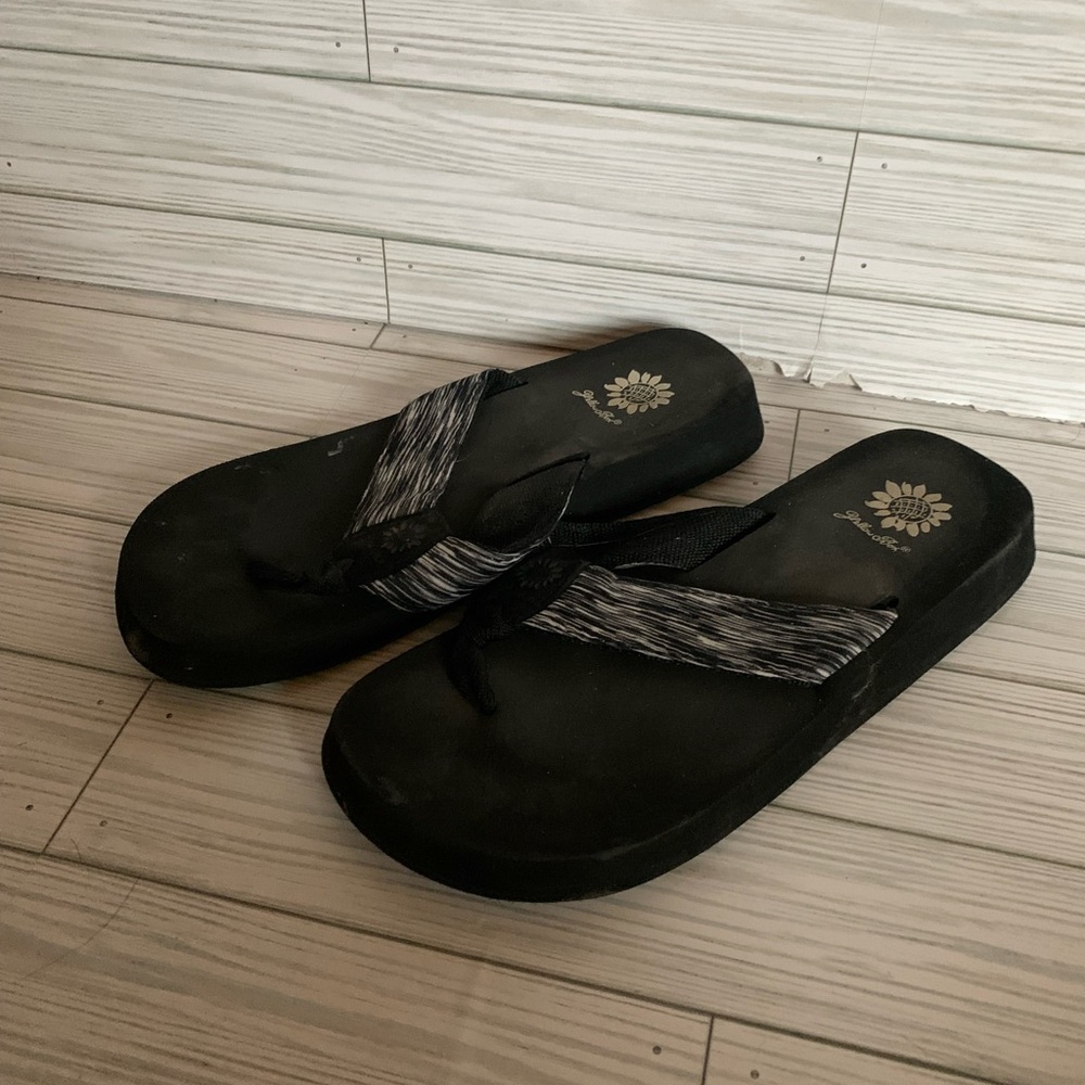 Yellow box Black and Gray Flip Flops